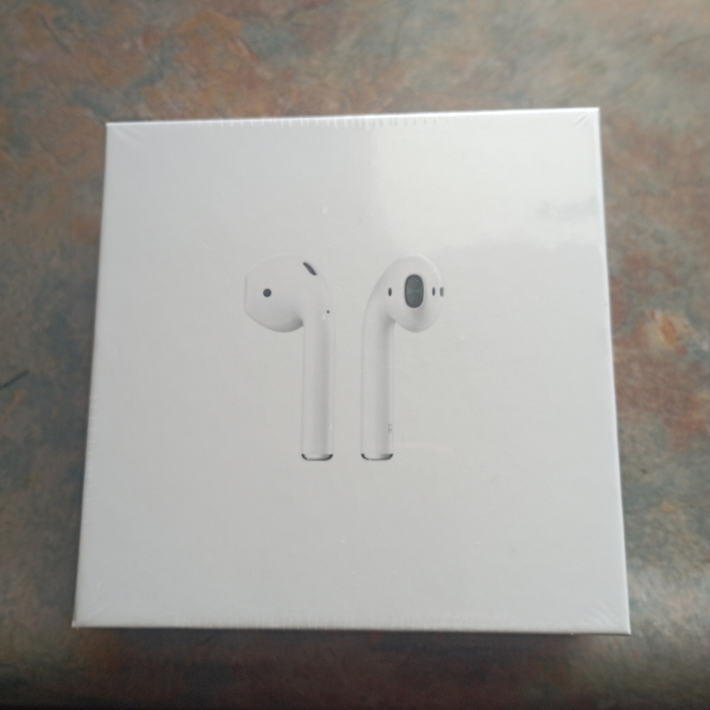 Apple AirPods Wireless Earbuds - White